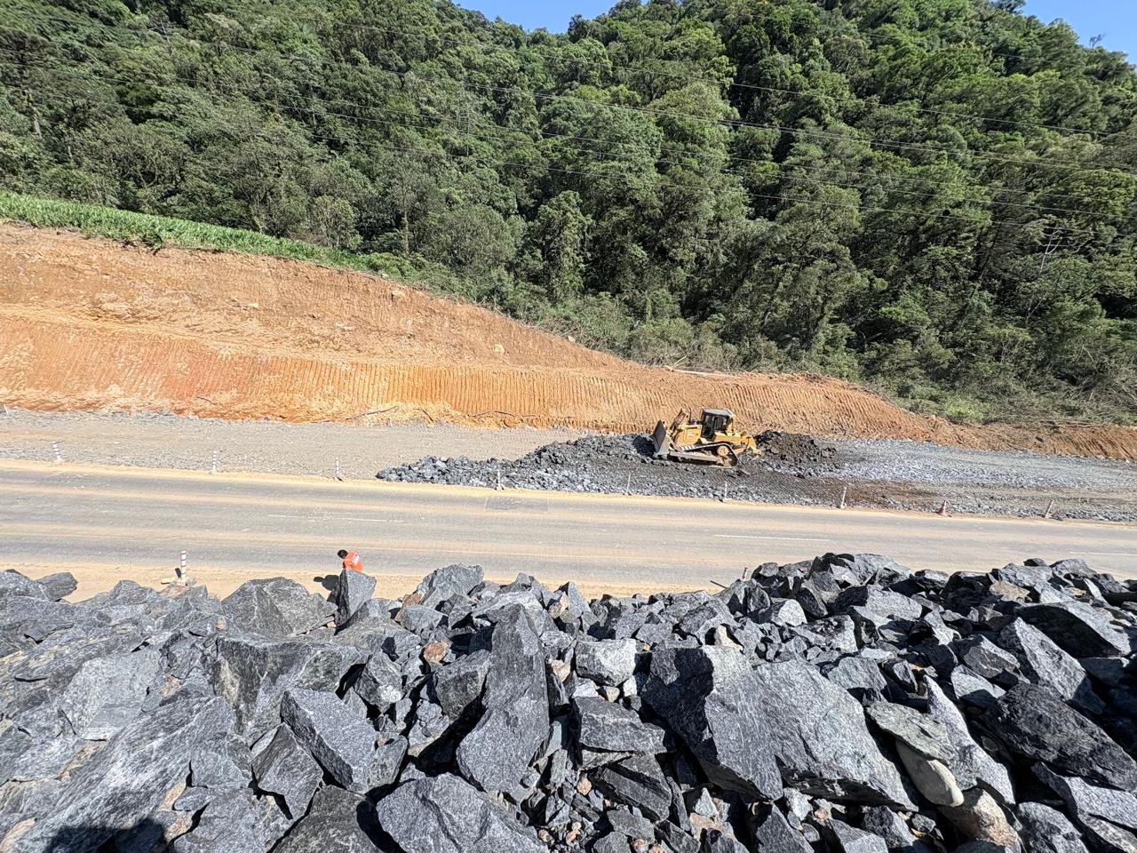 Serra Dona Francisca terá áreas de escape em trecho conhecido por acidentes graves