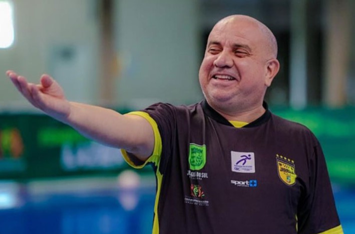 Jaraguá tem o melhor técnico de futsal do planeta! Xande Melo é reconhecido em premiação global