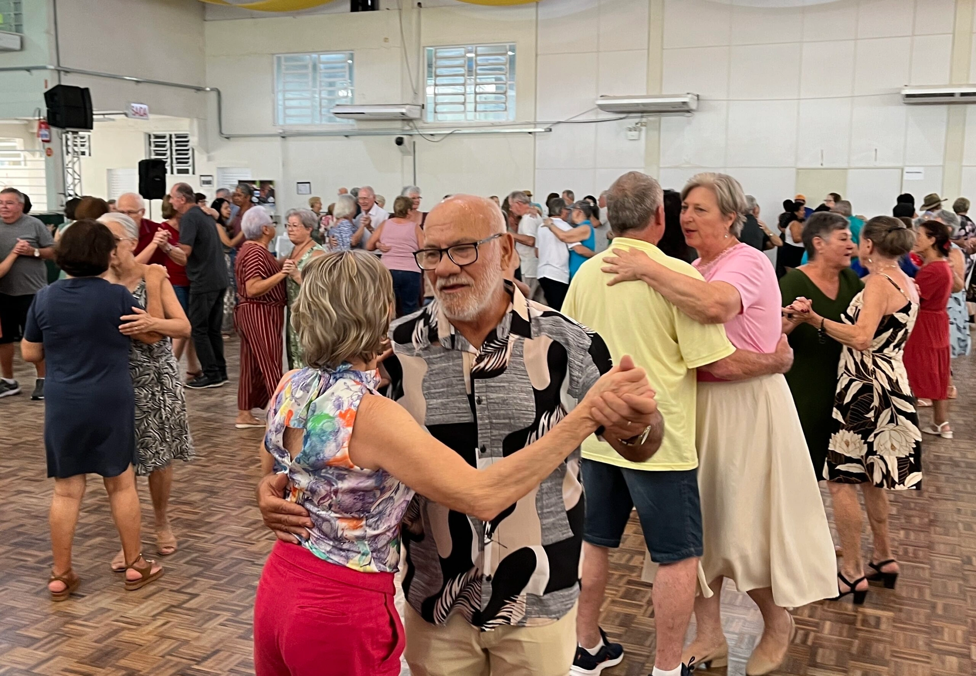 Colônia de Férias da Terceira Idade começa com dança, música e integração