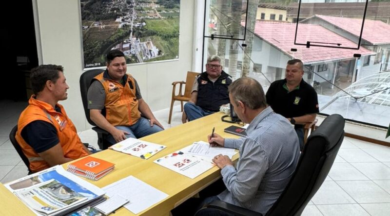 Schroeder: Convênio com Defesa Civil garante novos Kits Pontes