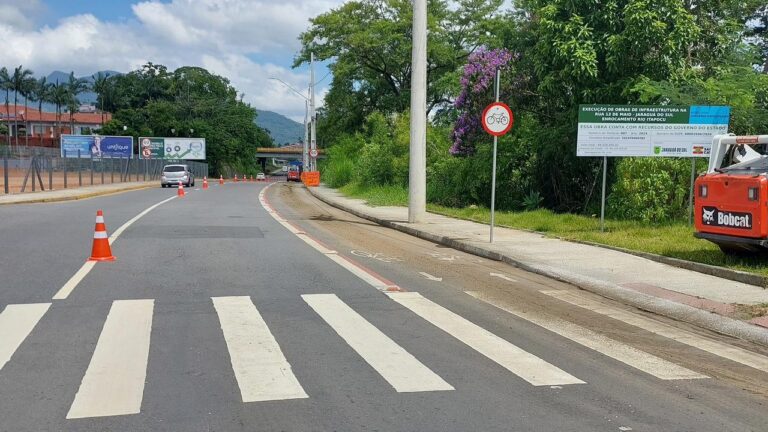 Limpeza geral na Rua 13 de Maio começa em Jaraguá do Sul