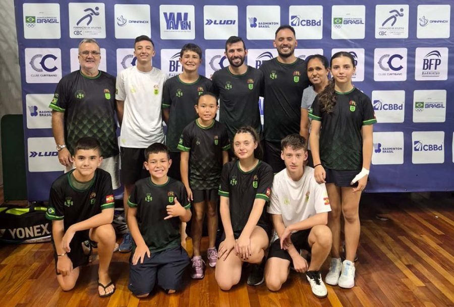 Jovens de Jaraguá brilham no Circuito Nacional de Badminton