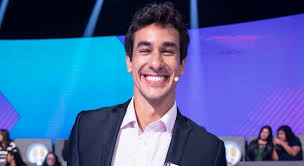 Ex-nadador olímpico que vive em Jaraguá participou de programa da TV Record; veja vídeos