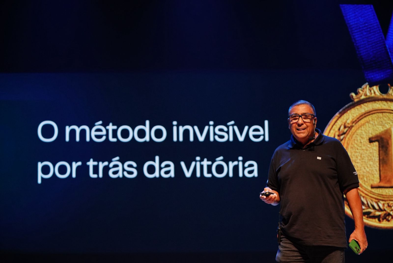 Presidente do Jaraguá Futsal palestra sobre gestão e liderança em convenção nacional da WEG