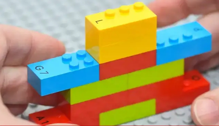 Conheça Klaus Schlünzen Jr., o jaraguaense que colaborou com a Lego em projeto mundial para crianças cegas