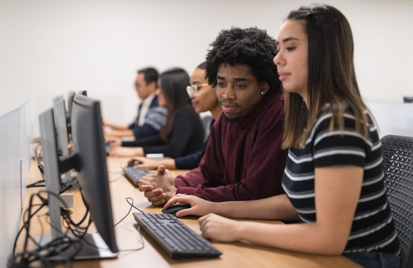 Inscrições abertas para curso de informática com foco em IA e mercado digital do Senac Jaraguá do Sul