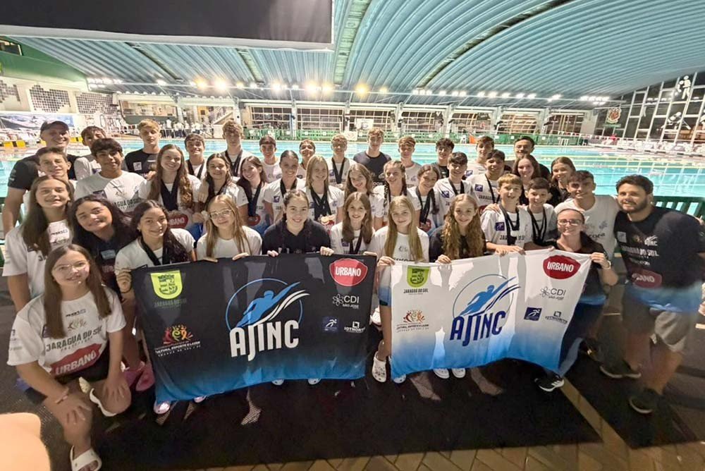 Natação de Jaraguá do Sul se destaca em competição no Paraná