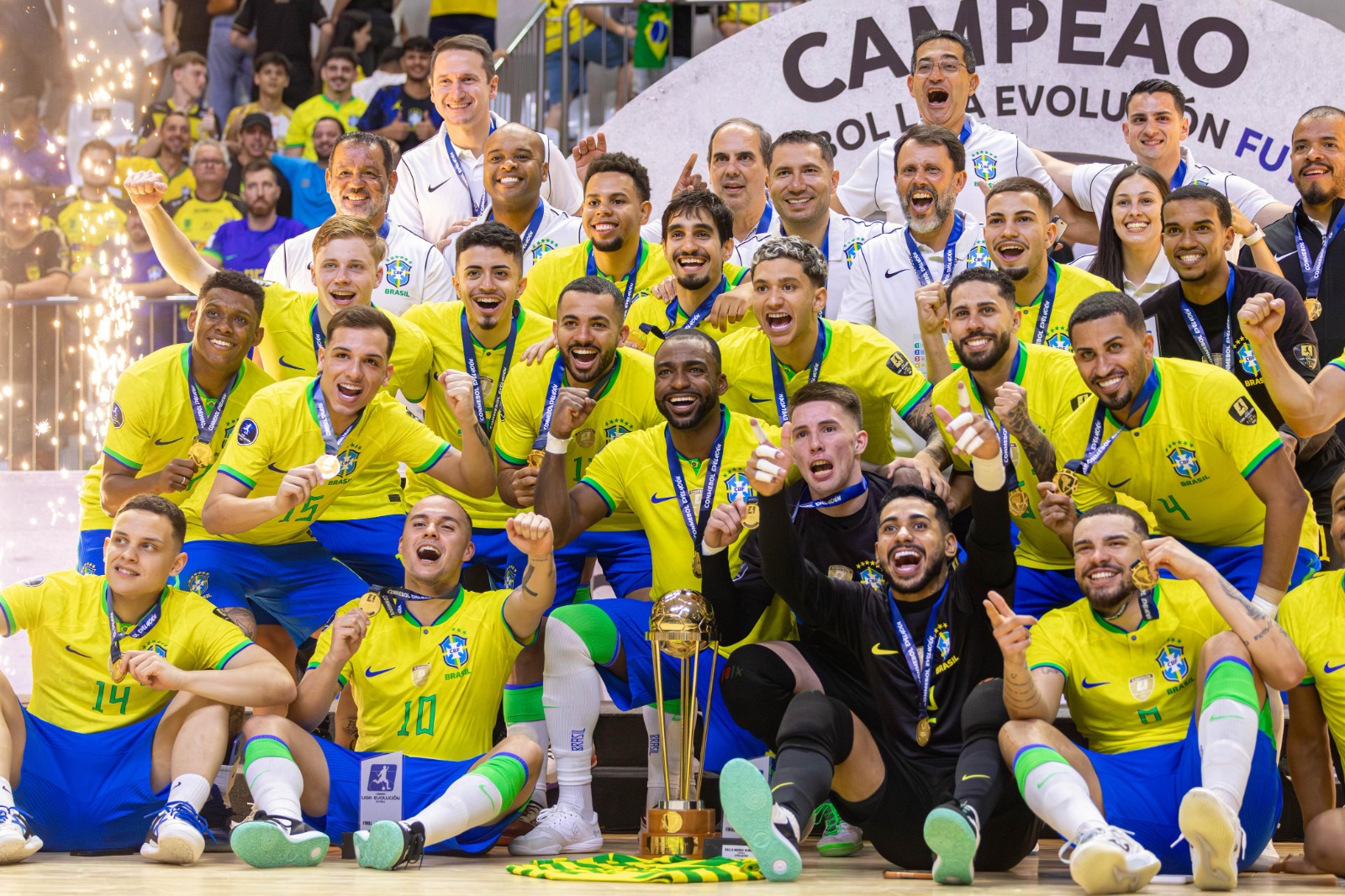 Brasil vence Argentina na Arena Jaraguá e é campeão sul-americano de futsal; veja os gols