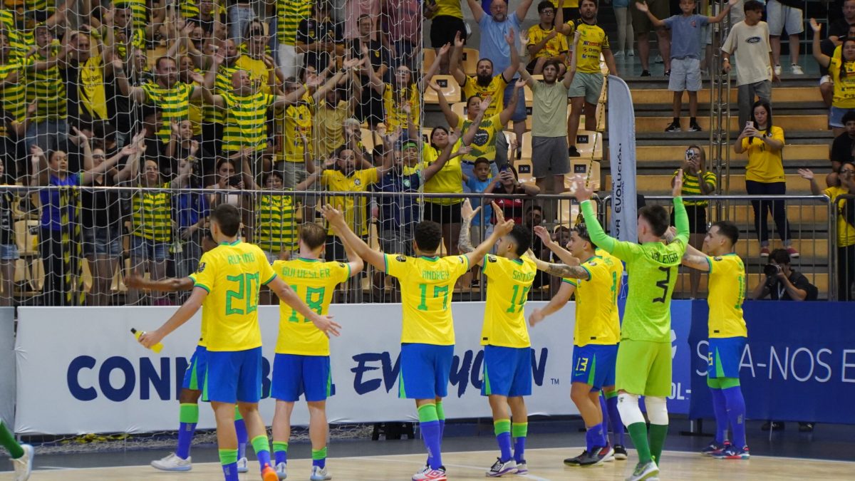 Brasil vence Argentina na Arena Jaraguá e fica mais perto do título continental de futsal; veja os gols