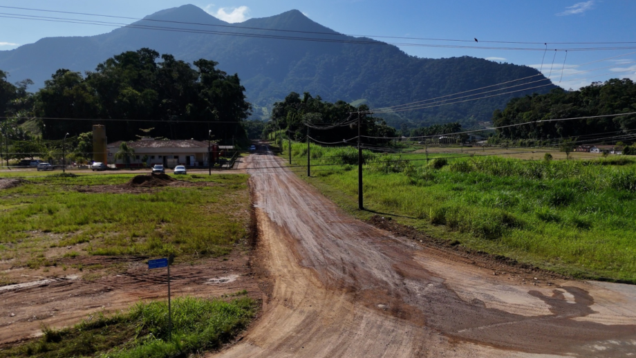Pavimentação em frente a creche em Corupá sai do papel após anos de pedidos; Saiba onde