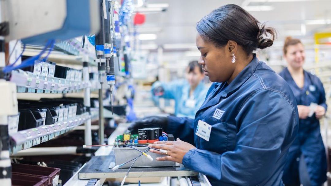 WEG abre recrutamento em Jaraguá com vagas para a área de produção, saiba como se candidatar