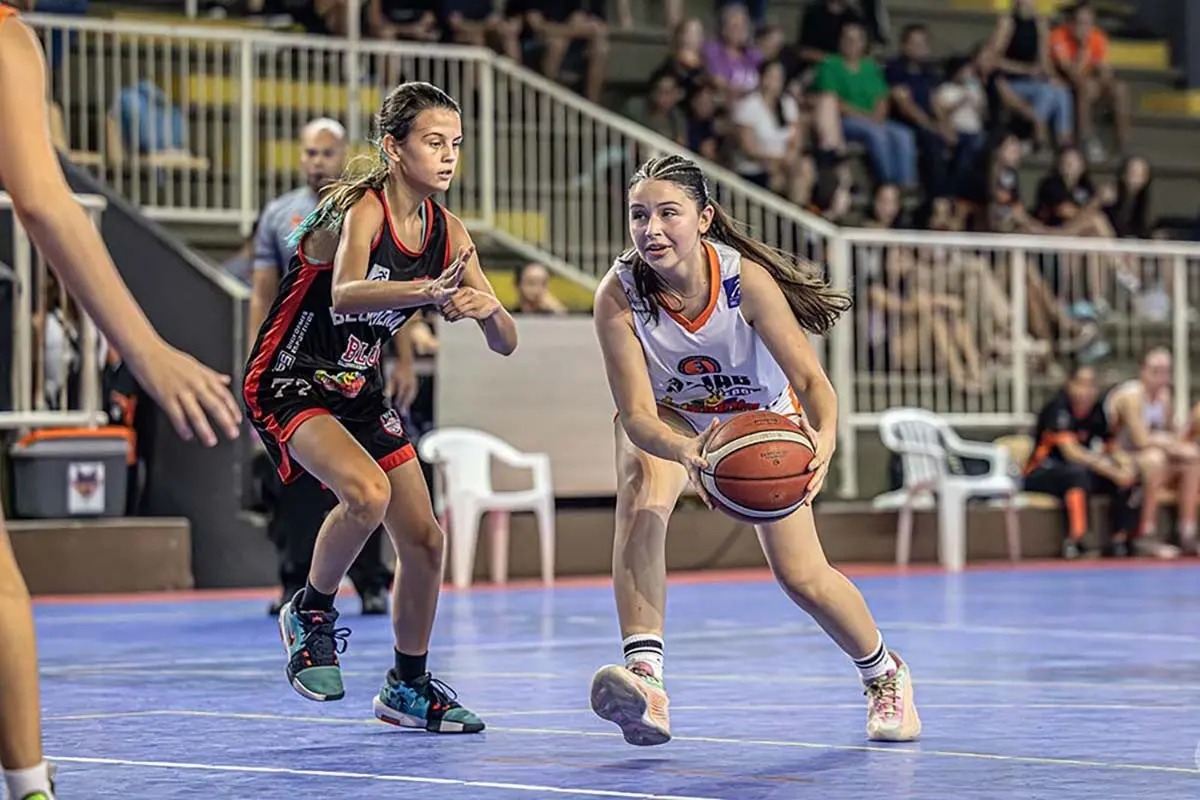 Basquete feminino de Jaraguá do Sul vence em casa nas categorias Sub-13 e Sub-15 e sobe na tabela estadual