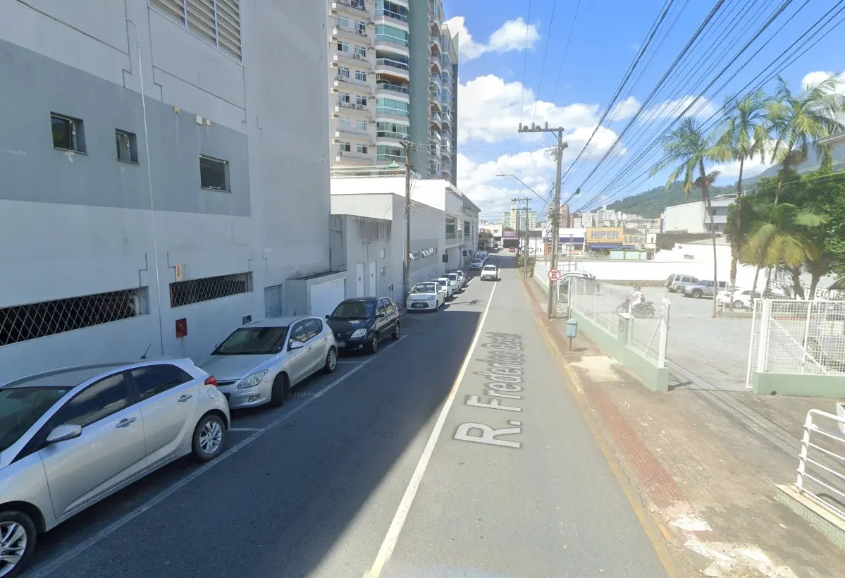 Rua Frederico Bartel terá trânsito em meia pista nesta quarta-feira; veja o horário da manutenção do Samae