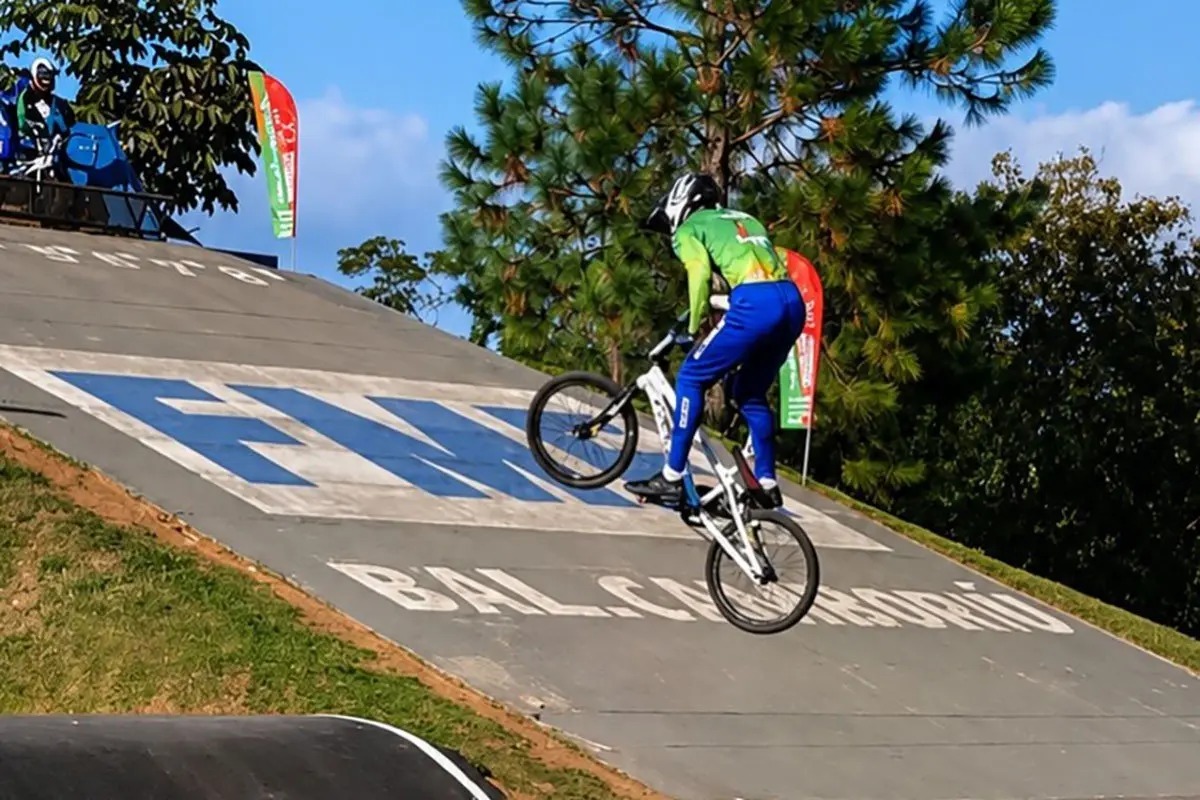 Jaraguá do Sul conquista três títulos e 27 pódios no Super BMX em Balneário Camboriú