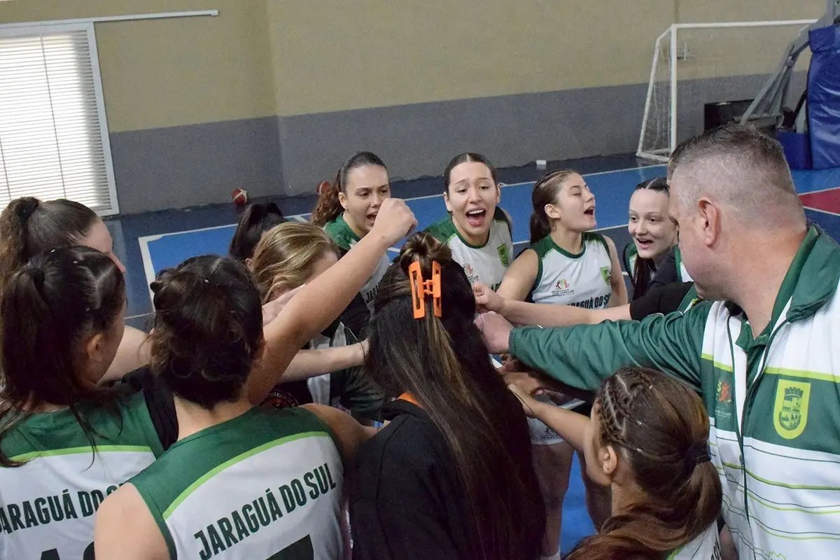 Jaraguá do Sul inicia disputa pelo bicampeonato dos Joguinhos Abertos com 292 integrantes e 23 equipes em Blumenau