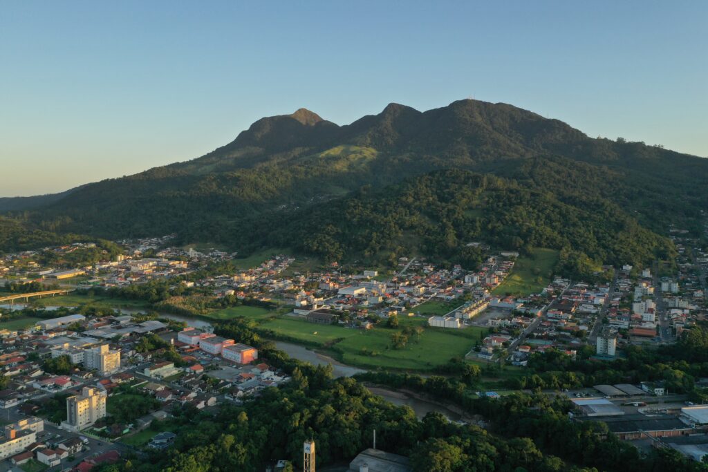 6 curiosidades sobre o Morro das Antenas que todo jaraguaense precisa saber