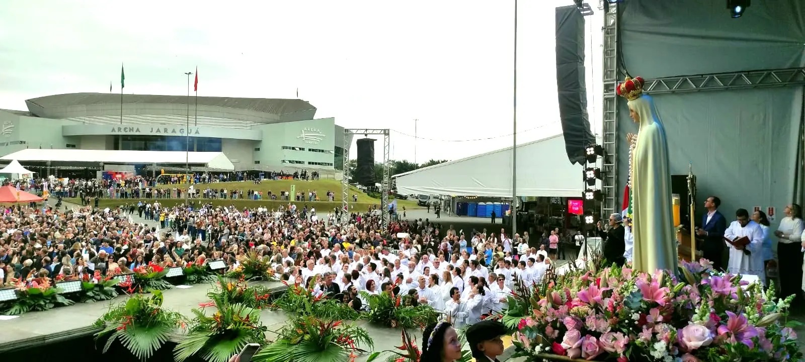 Jaraguá do Sul celebra 150 anos com missa que reuniu grande público na Arena Jaraguá