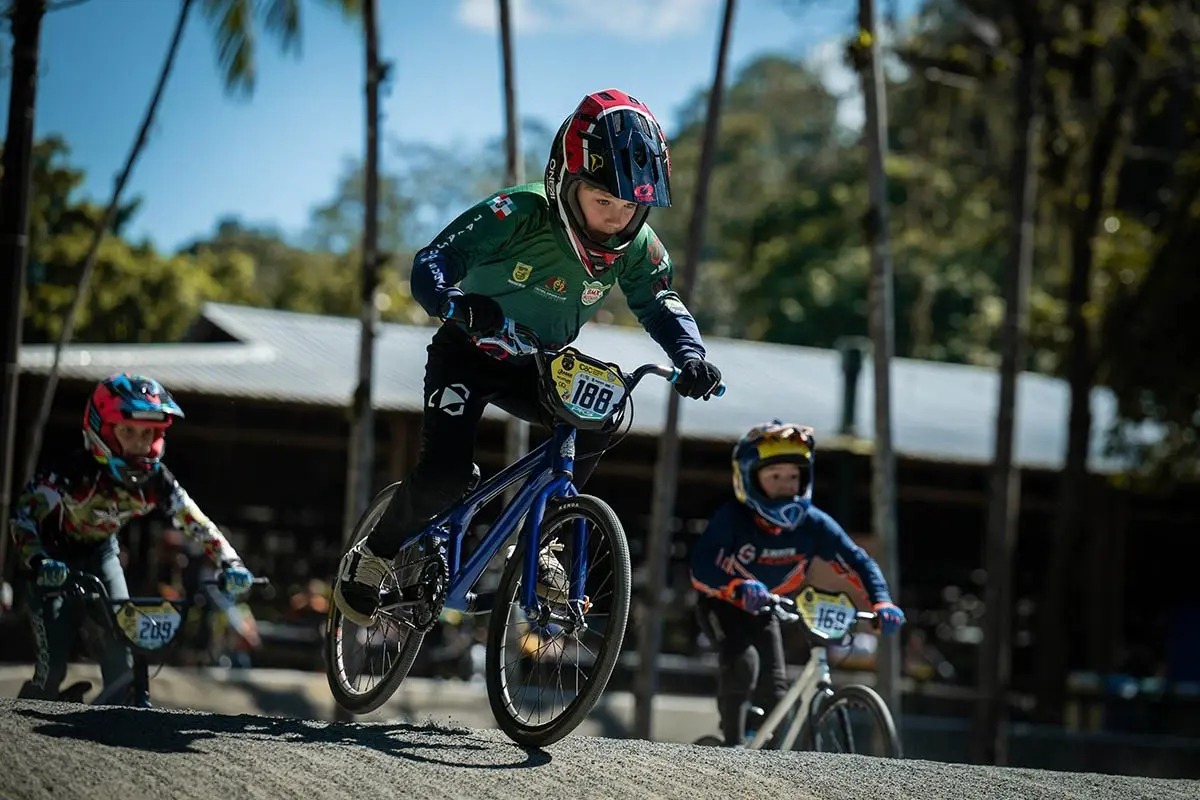 Jaraguá do Sul coloca 45 atletas entre os melhores do Sul-Brasileiro de Bicicross e conquista 19 pódios em competição no Parque Malwee