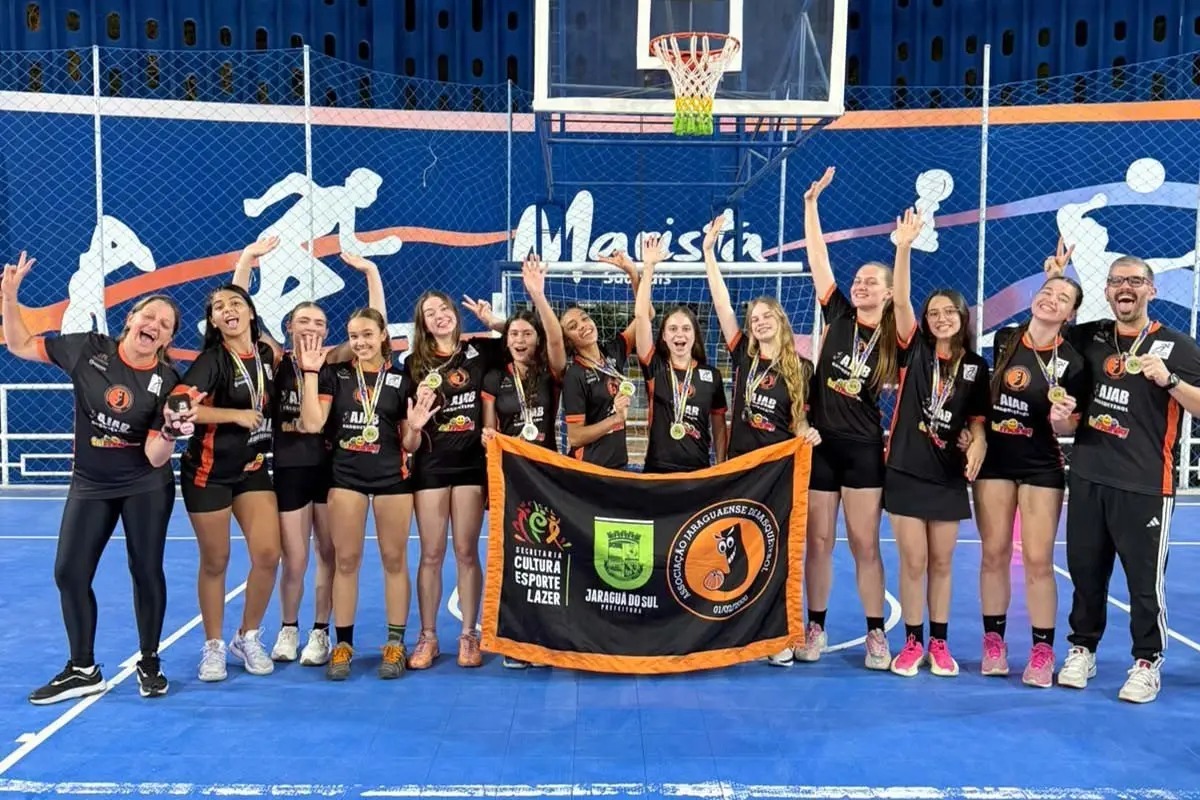 Secel/AJAB de Jaraguá do Sul conquista vice-campeonato brasileiro no basquete feminino Sub-15 em competição com 26 equipes