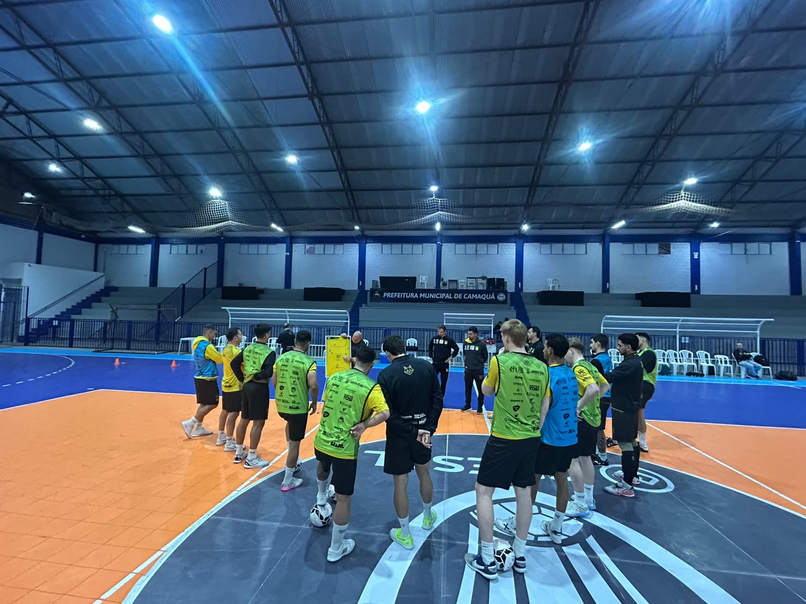 Assista ao vivo: Jaraguá Futsal encara o Camaquã por vaga na semifinal da Copa LNF nesta segunda (3)