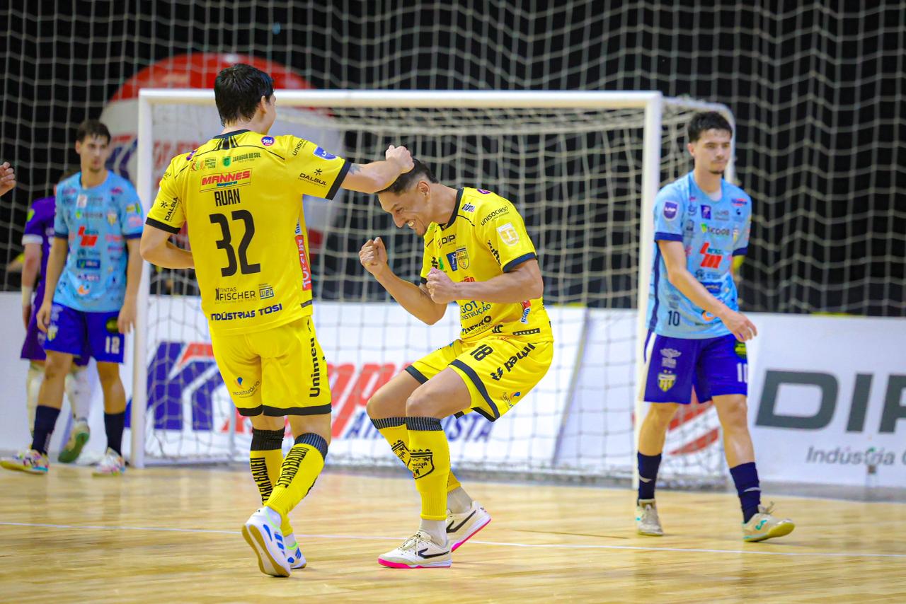 Jaraguá Futsal vence o Lages na Arena e volta à vice-liderança do Campeonato Catarinense