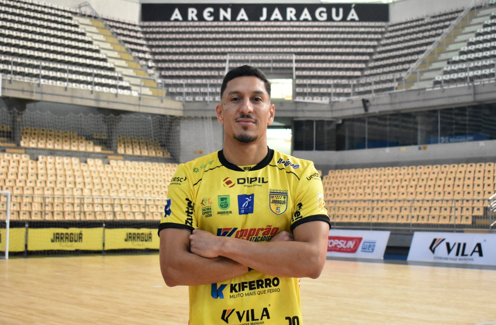 Conheça o novo reforço do Jaraguá Futsal, pivô que construiu carreira entre o futsal e o futebol de campo