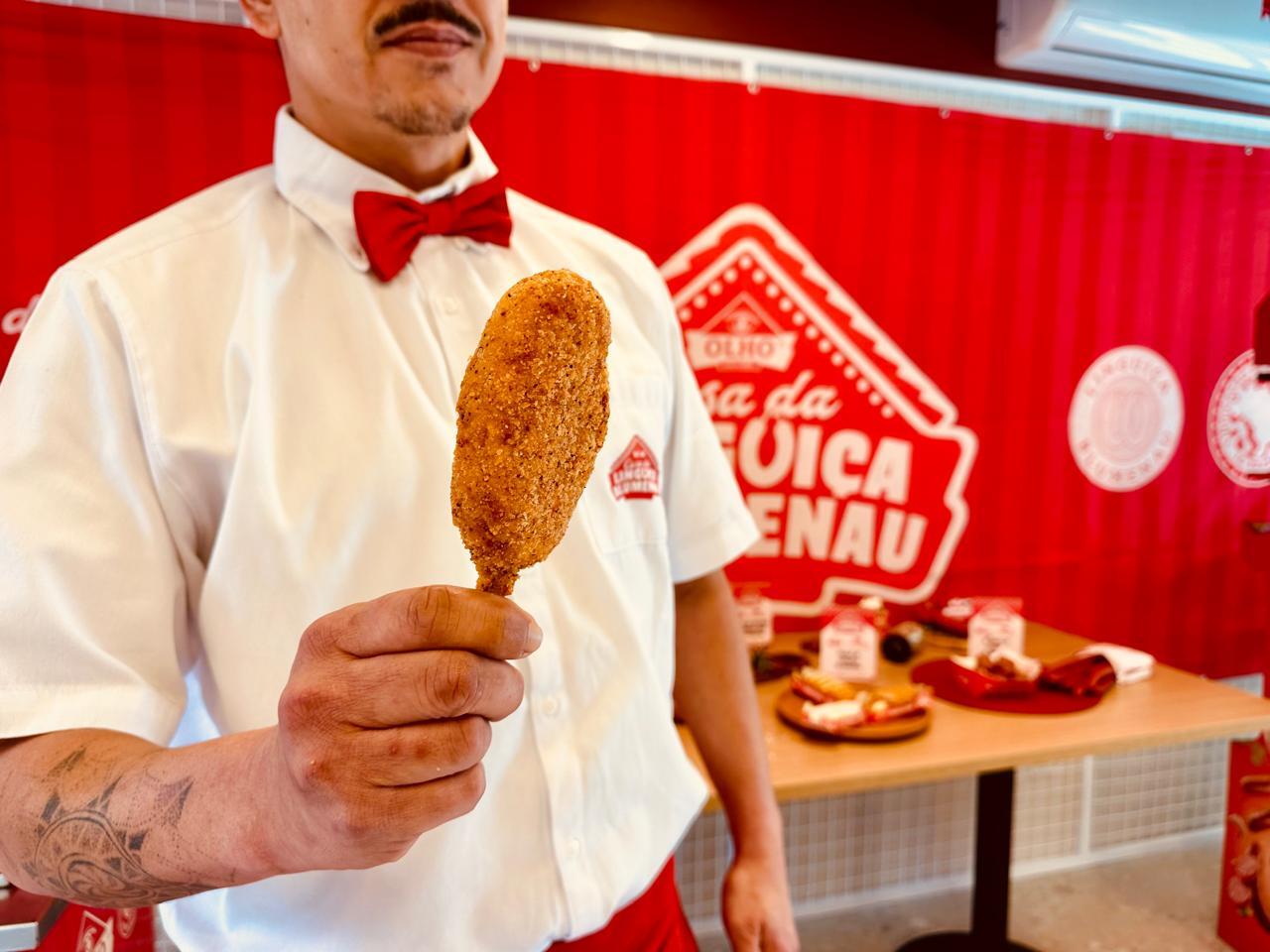 Picolé de linguiça Blumenau? Conheça a nova criação gastronômica da 41ª Oktoberfest