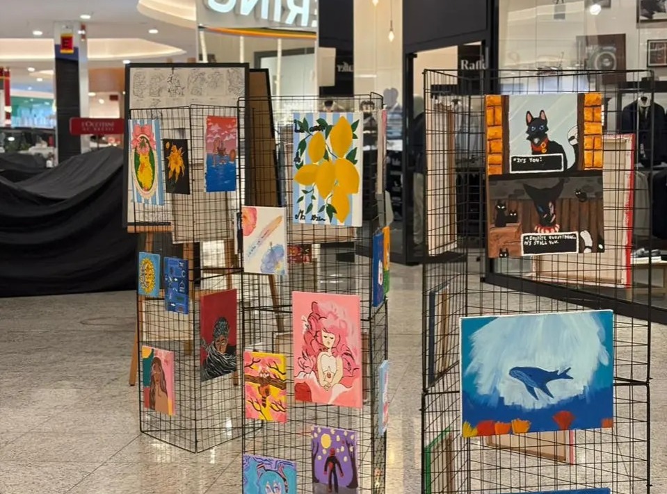 Jaraguá do Sul: exposição no Shopping Partage reúne desenhos de crianças e adolescentes atendidos pelo CAPSi