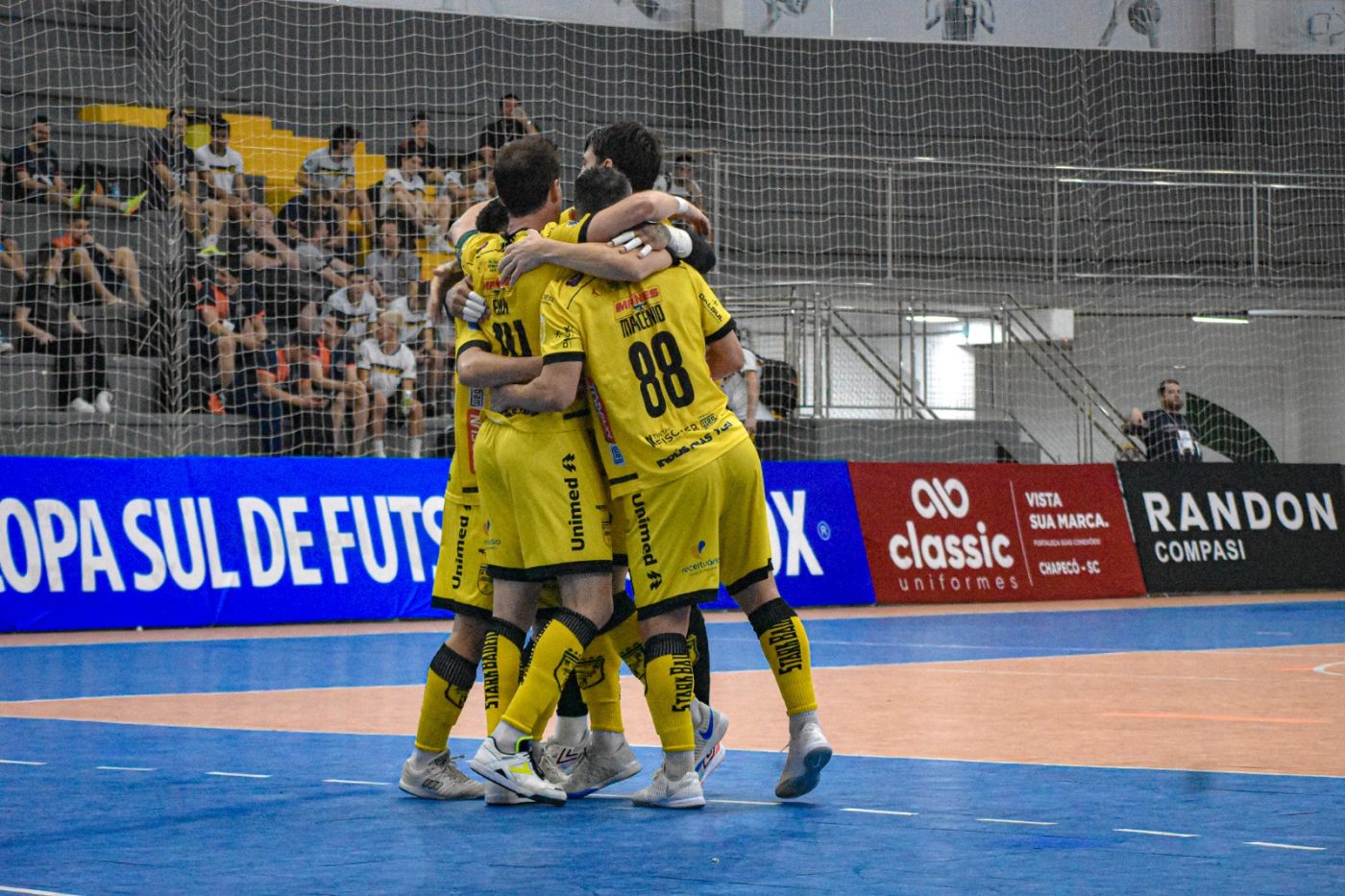 Assista ao vivo: Jaraguá Futsal enfrenta o Campo Mourão por vaga na final da Copa Sul