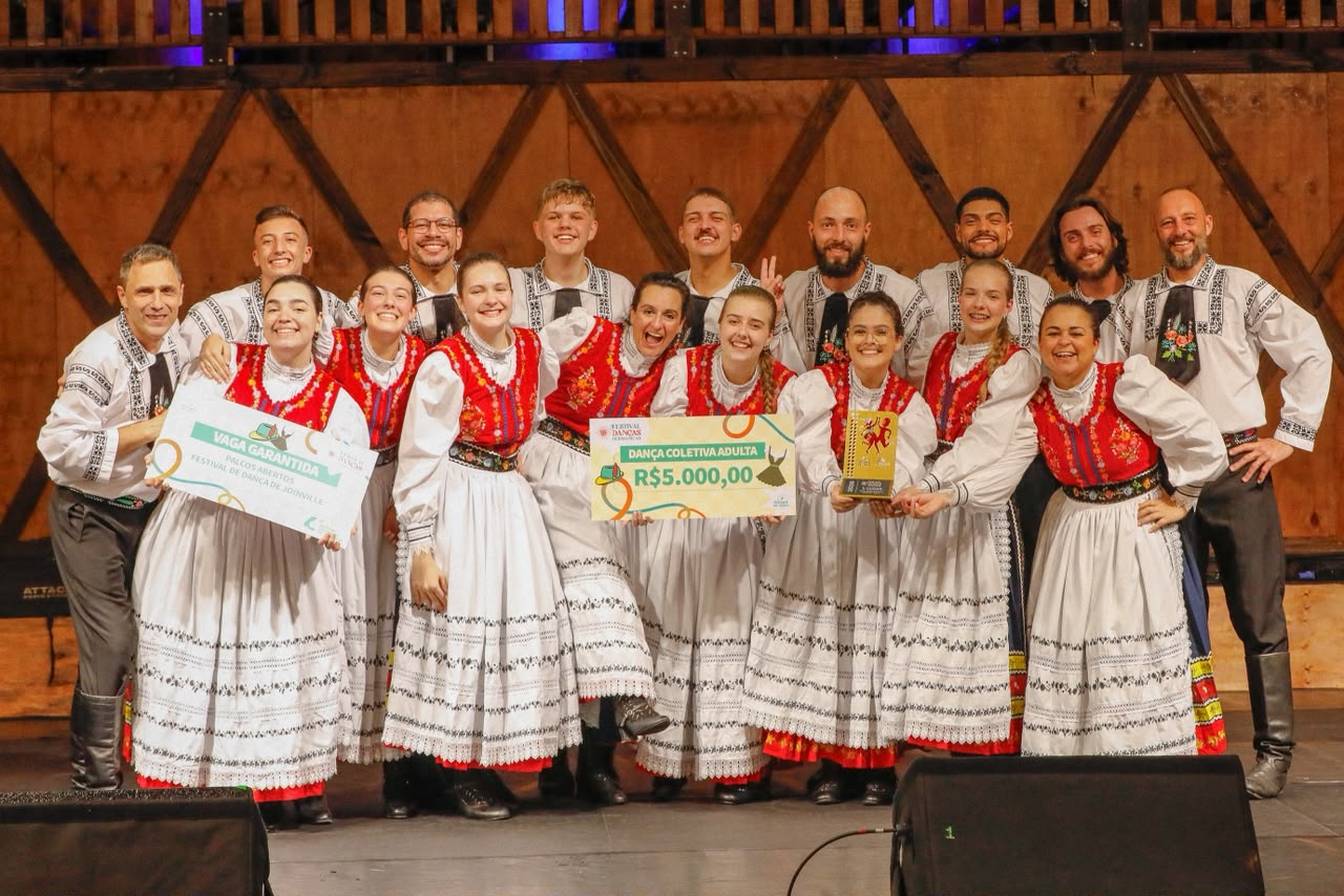 Grupo de dança de Jaraguá do Sul conquista quatro prêmios em estreia na Oktoberfest de Blumenau