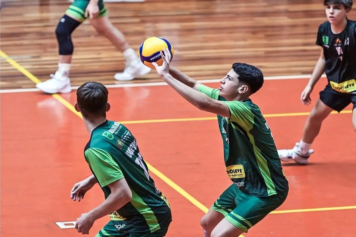 Jaraguá do Sul termina entre os 4 melhores do Catarinense de Vôlei sub-16; veja a campanha