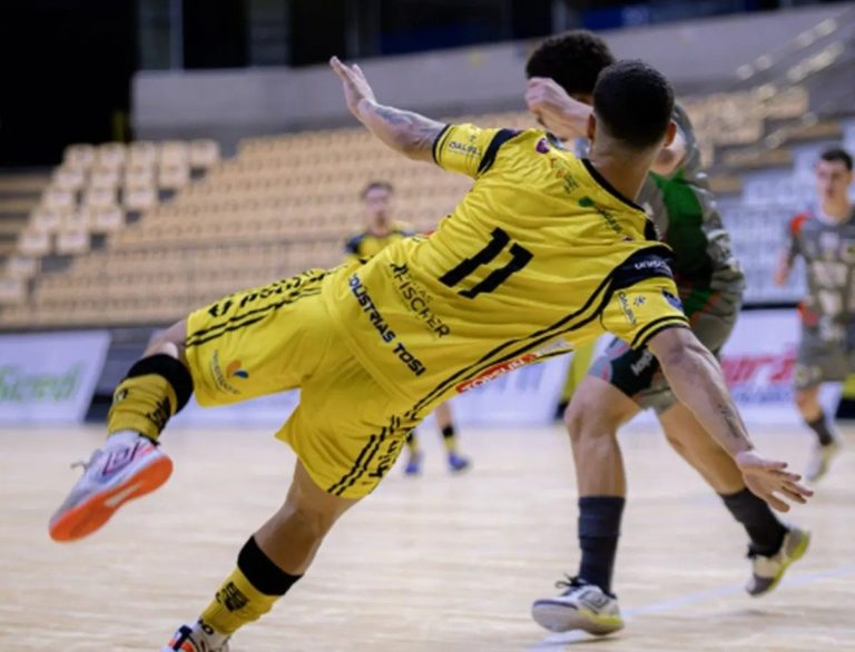Jaraguá Futsal aplica goleada de 9 a 1 e avança à semifinal do Catarinense Sub-18