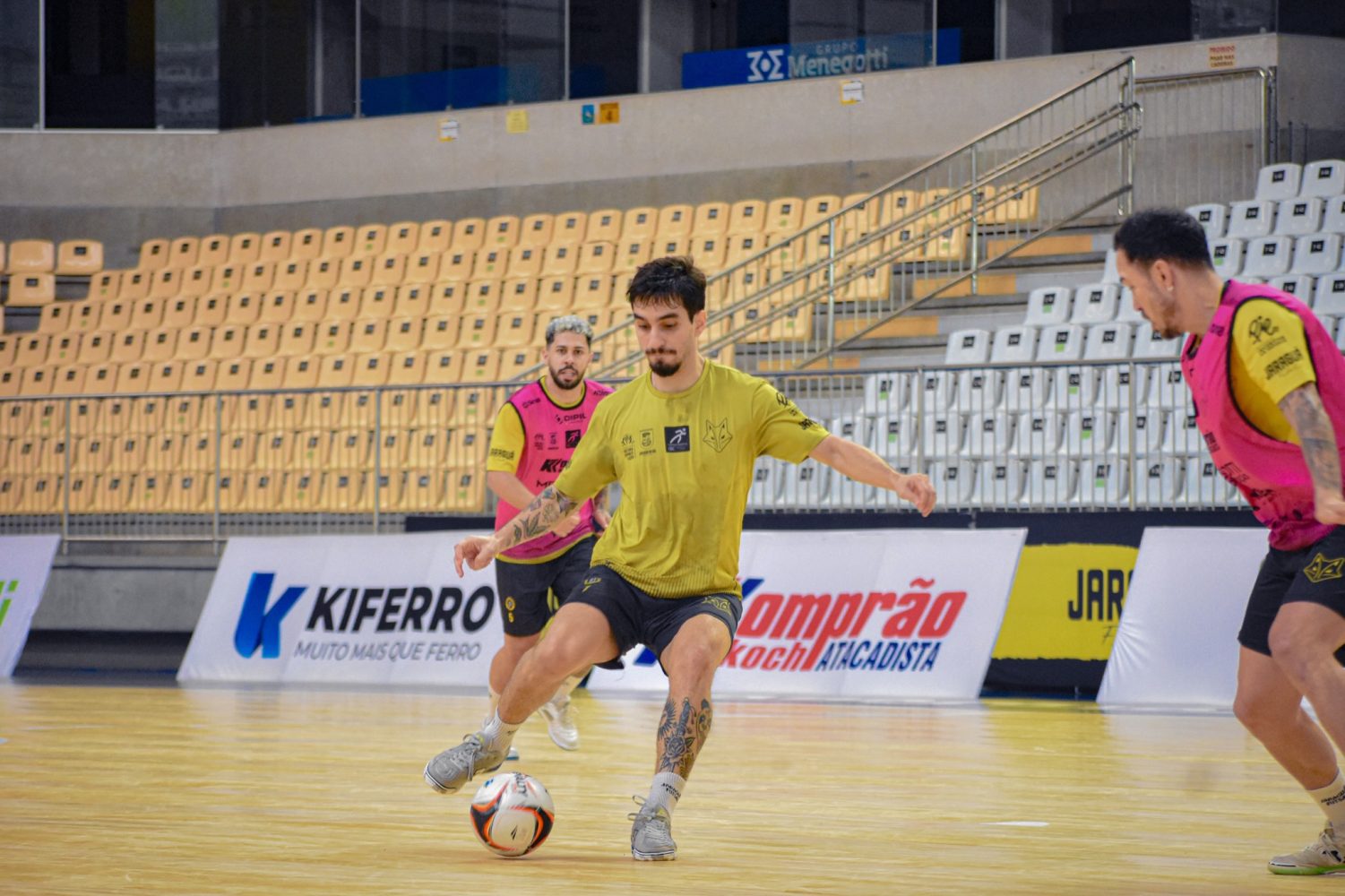 Jaraguá Futsal tem decisões no Catarinense e na LNF; veja datas e como assistir ao jogo de hoje
