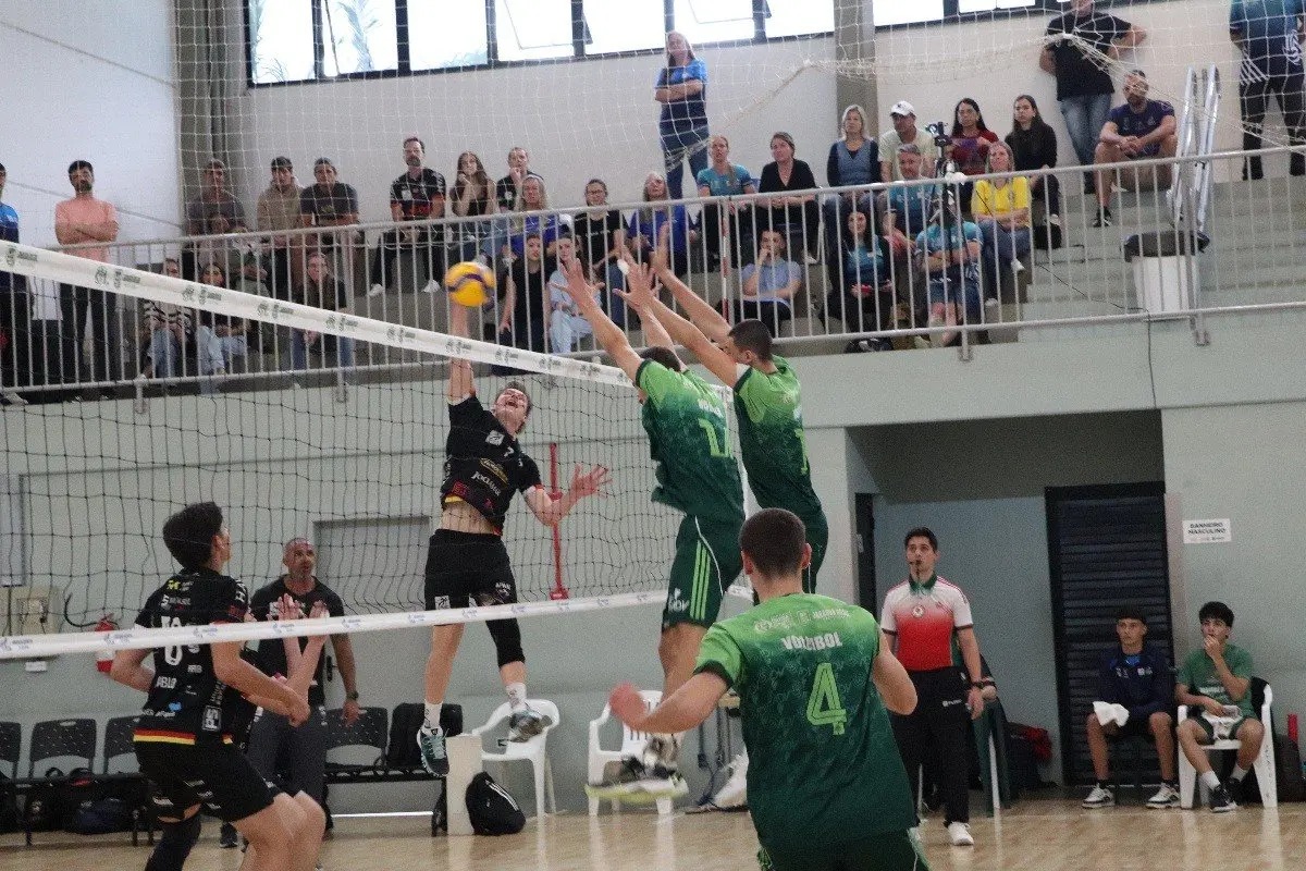 De olho na Superliga B! Vôlei de Jaraguá do Sul estreia com vitória por 3 a 0 na fase nacional da Superliga C
