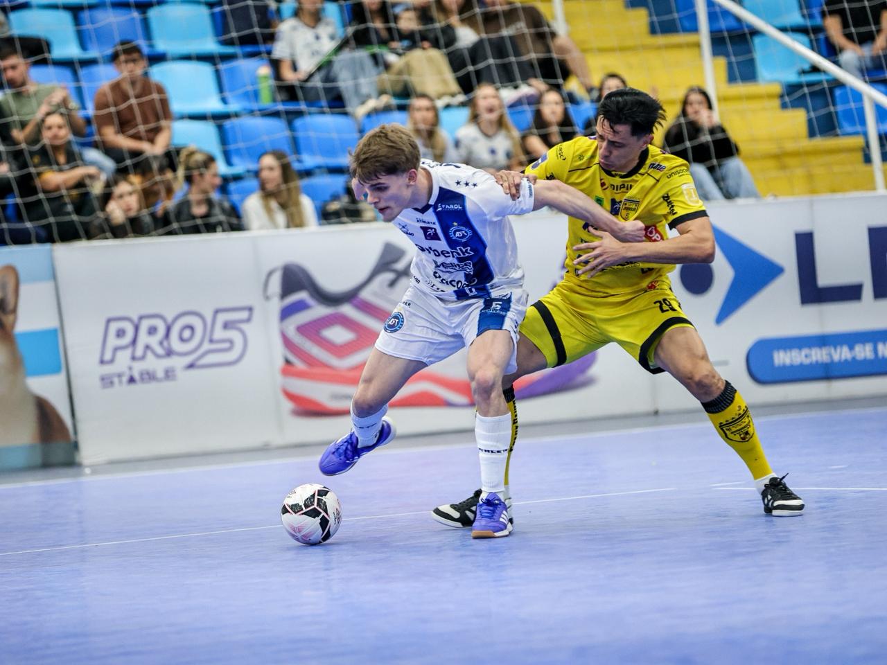 Jaraguá Futsal x Tubarão ao vivo: onde assistir ao jogo decisivo pelas oitavas da LNF