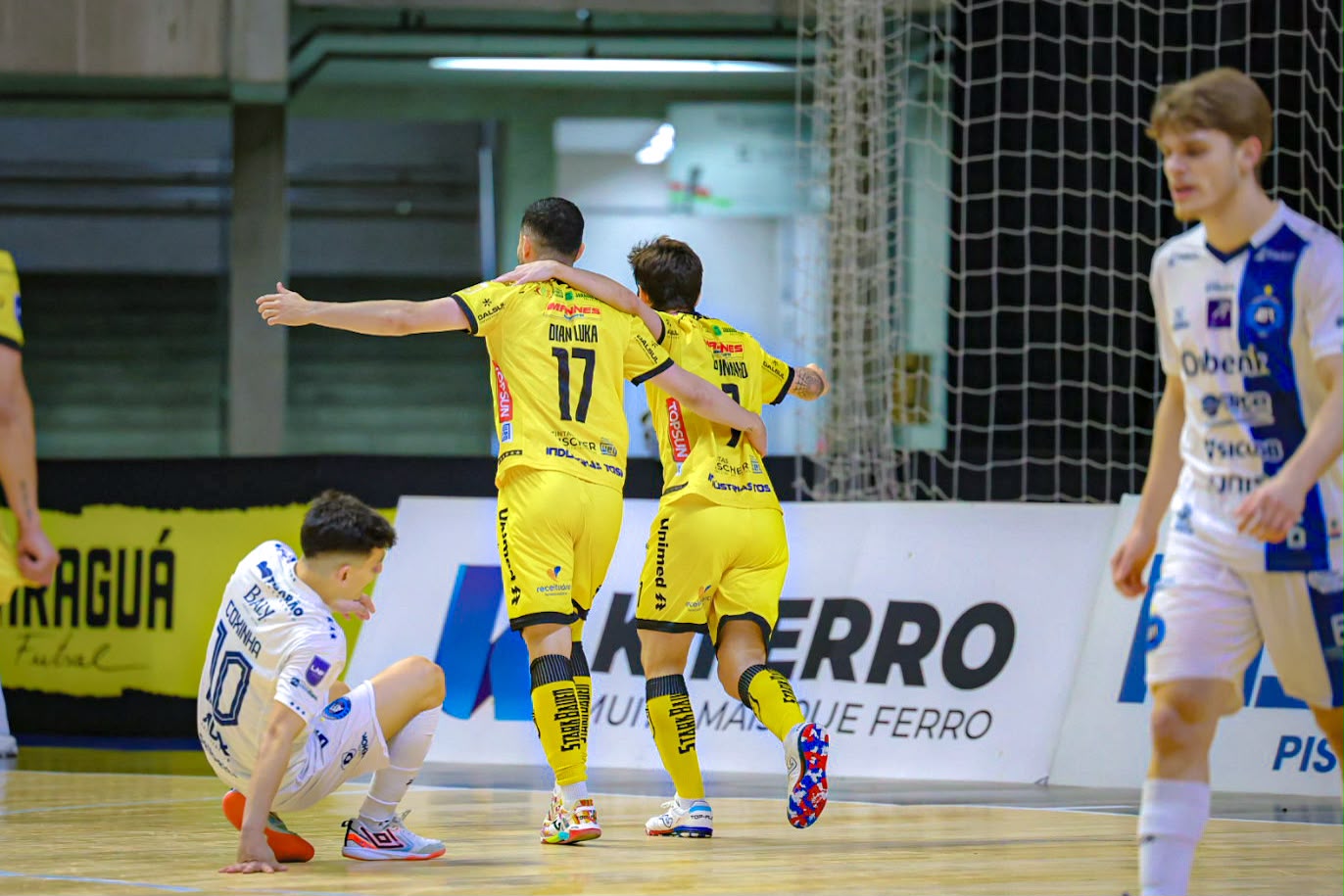 Jaraguá Futsal vence o Tubarão na Arena e avança às quartas da Liga Nacional; veja os gols